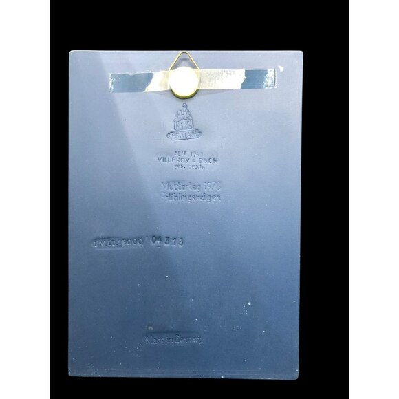 Villeroy & Boch-Mettlach 1978 Muttertag Jasperware Plaque 8.25" X 5.75" Blue & W - Picture 6 of 12